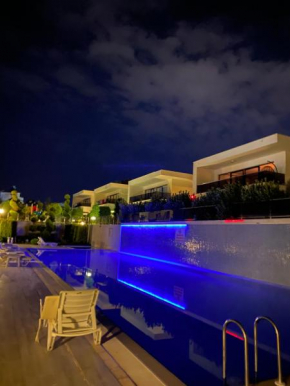 Beverly hills Kuşadası havuzbaşı villalar